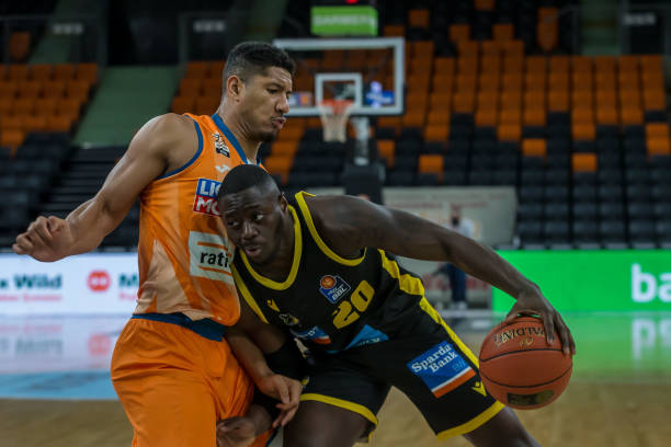 中东俱乐部 中东俱乐部